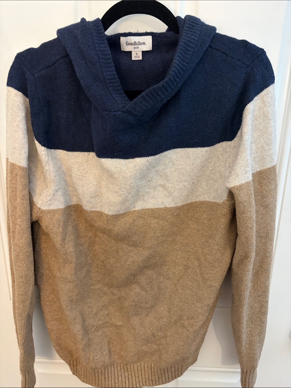 Goodfellow & Co V-Neck Hooded Colorblock Sweater in Navy, Cream & Tan